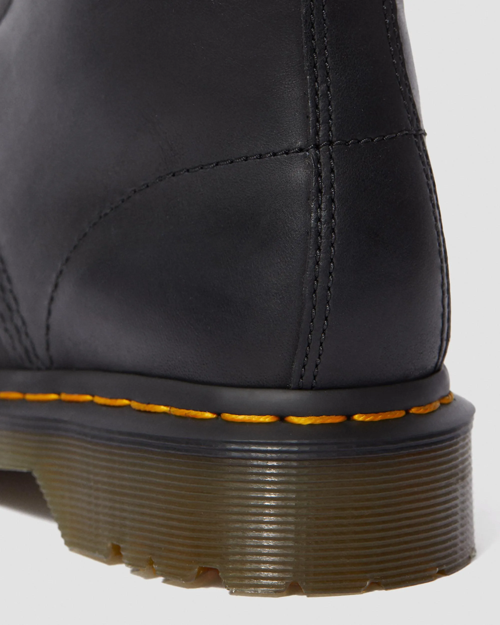 1460 Women's lace-up boots with faux fur lining Dr. Martens
